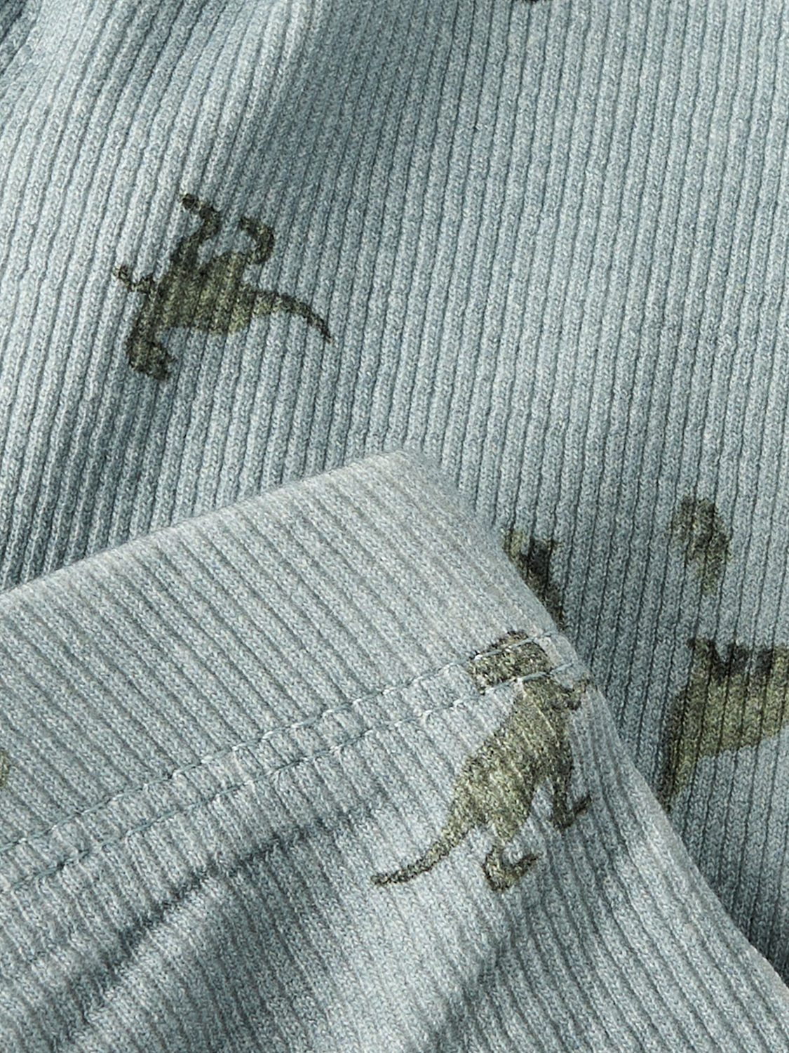 model_shot-front_full